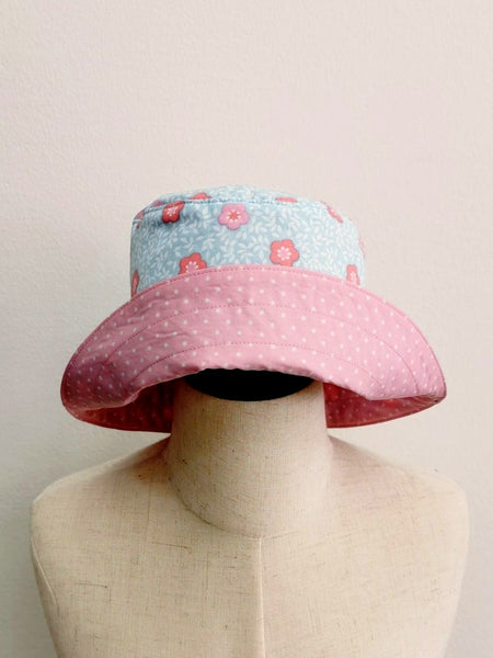 Zain Hat - Flowers on Light Blue