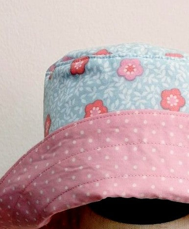 Zain Hat - Flowers on Light Blue