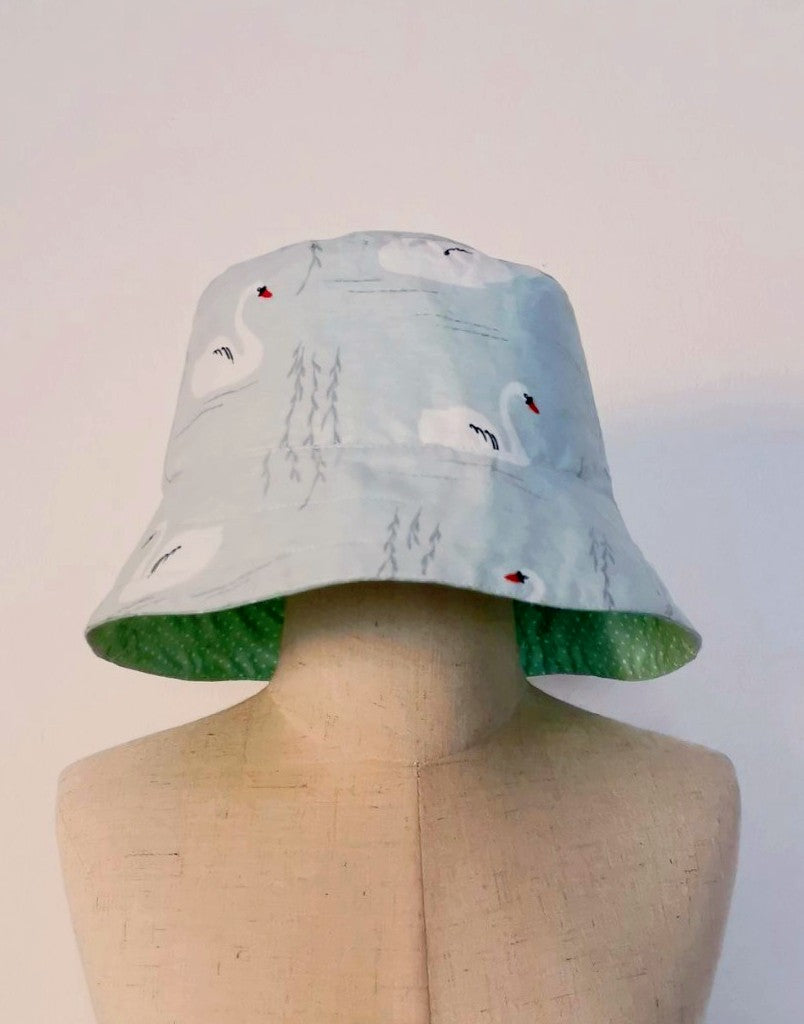 Zain Hat - Swans on Mint Green