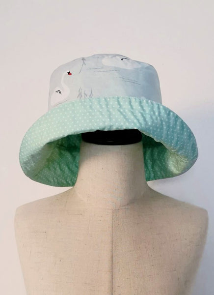 Zain Hat - Swans on Mint Green